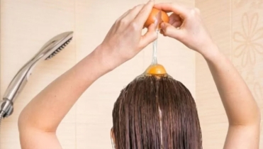 কাঁচা ডিমে চুলের উজ্জ্বলতা বাড়ে কয়েকগুণ